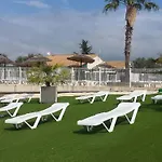 Confortable Mobil Avec Terrasse A - Api-1-52-807 * Collias